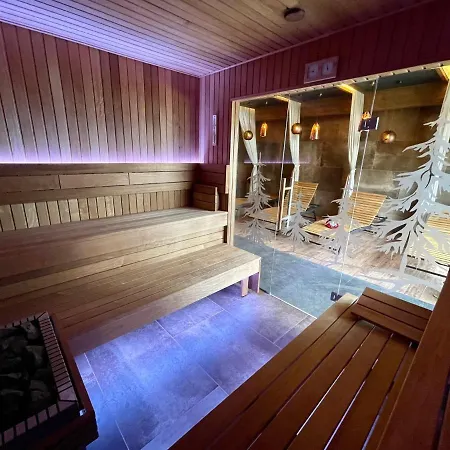 Strachan Family Jasna 3*