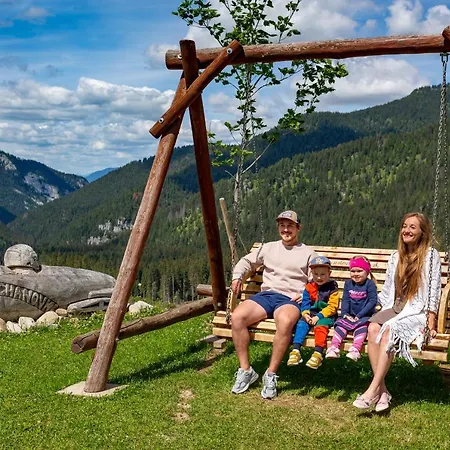 Отель Strachan Family Jasna