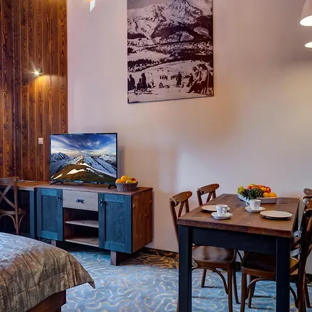 Strachan Family Jasna