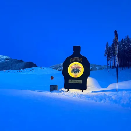 Strachan Family Jasna Dolina Demianowska