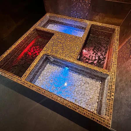 Strachan Family Jasna デマノブスカ・ドリーナ