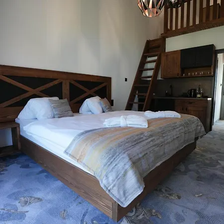 Strachan Family Jasna