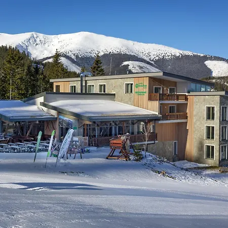 Strachan Family Jasna