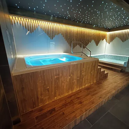 Strachan Family Jasna Hotel 3*